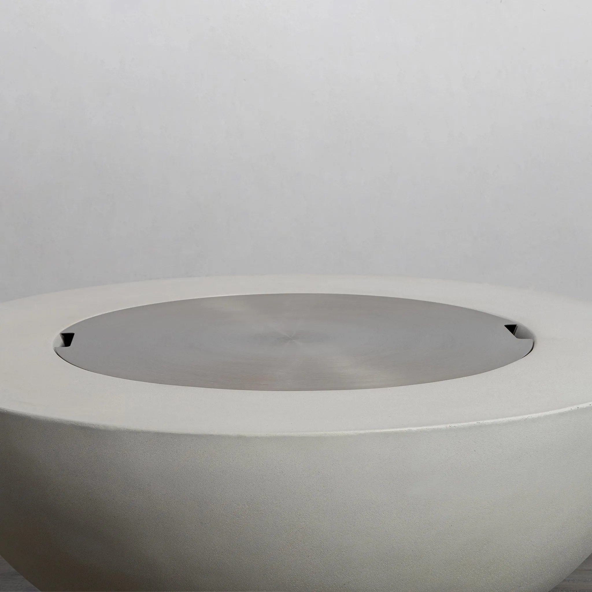 Beton 42 Inch White Round Concrete Natural Gas Fire Pit with Push Button Ignition