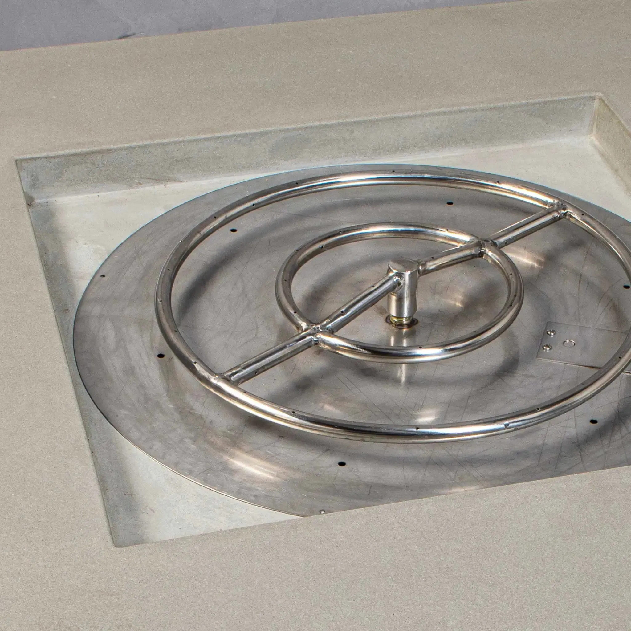 Gravity 45" W Beige Square Concrete CSA Electronic Ignition High/Low Natural Gas Fire Pit - SD-FP-GRAV-454516-BEIG-ELECCSAHL-NG by Starfire Designs