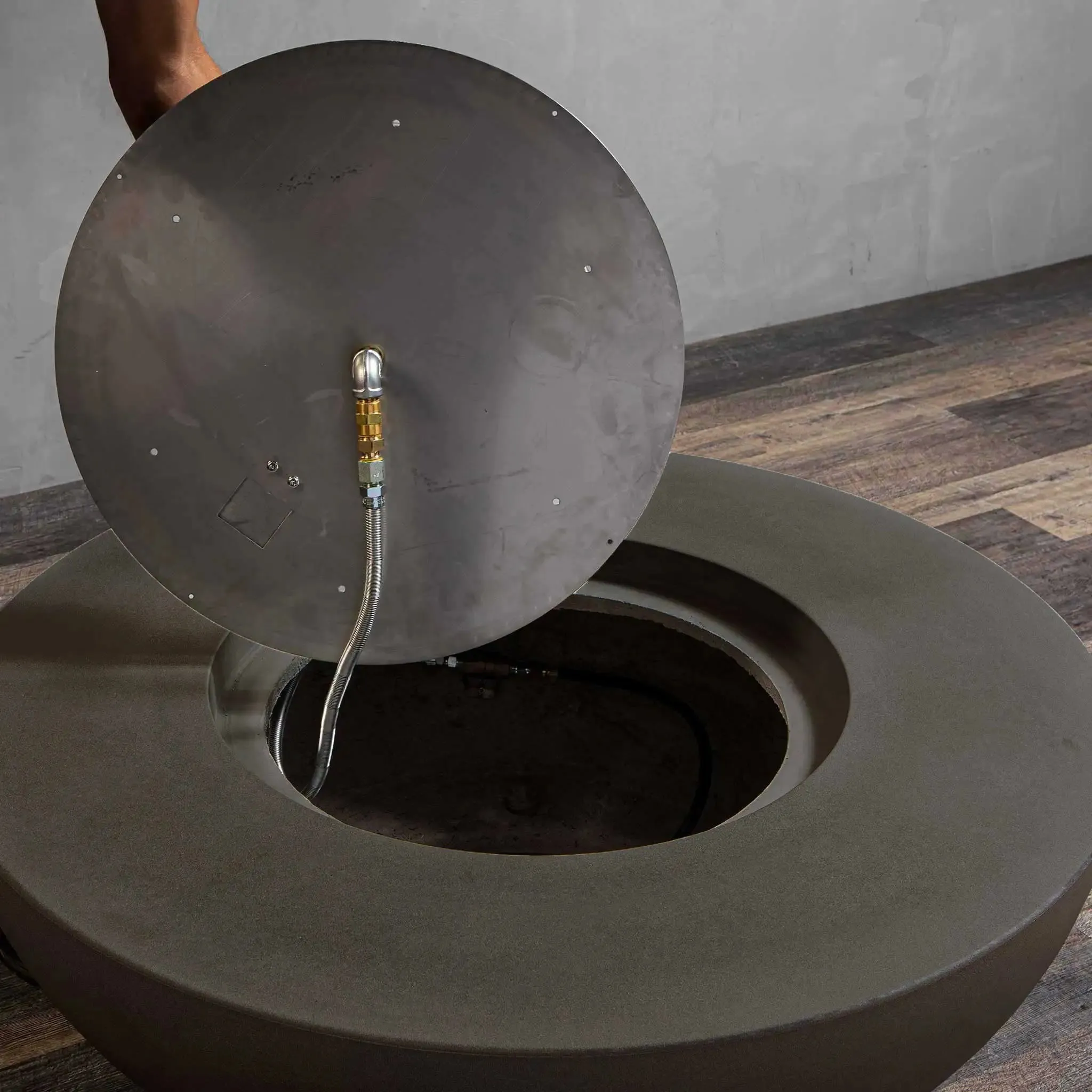 Gravity 45" W Brown Round Concrete CSA Electronic Ignition On/Off Natural Gas Fire Pit - SD-FP-GRAV-4516-BRN-ELECCSAOO-NG by Starfire Designs